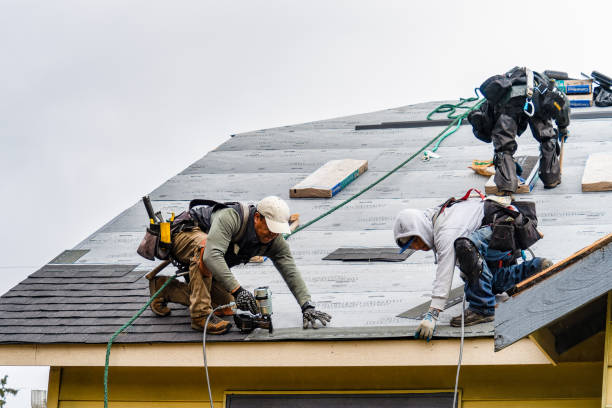 Professional Roofing technician working in Mercer Island, WA